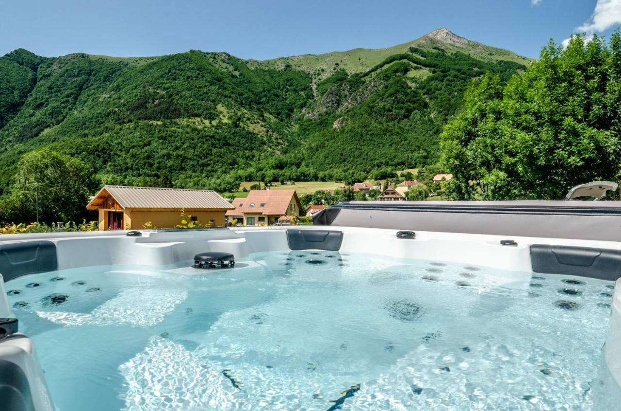 Les Petits Ecrins - Avec Spas Privatifs Chalet